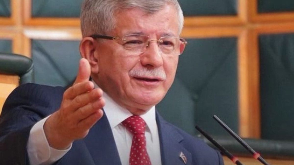"Kutlamalar iptal edilsin" demişti: Ahmet Davutoğlu'ndan 23 Nisan mesajı