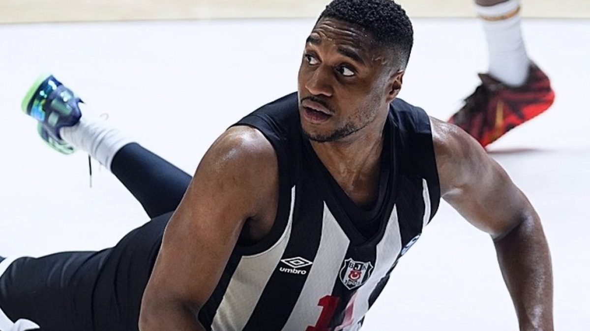 Beşiktaş evinde yıkıldı