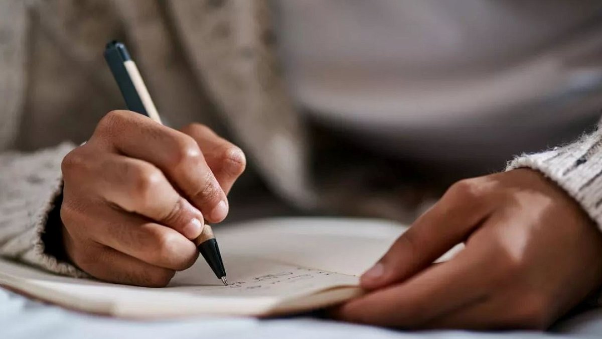 Öğrencilerin okuma yazma oranı gerileyince kalem kağıda dönüş yaptılar