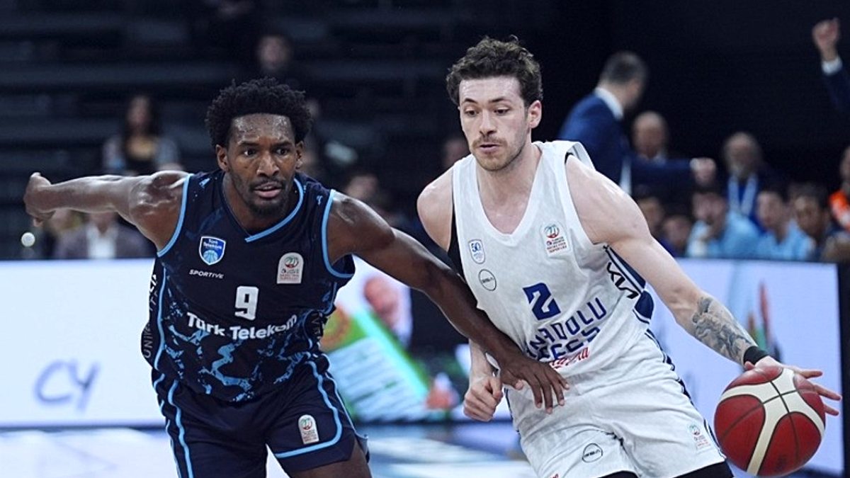 Anadolu Efes evinde Türk Telekom'a şans tanımadı!