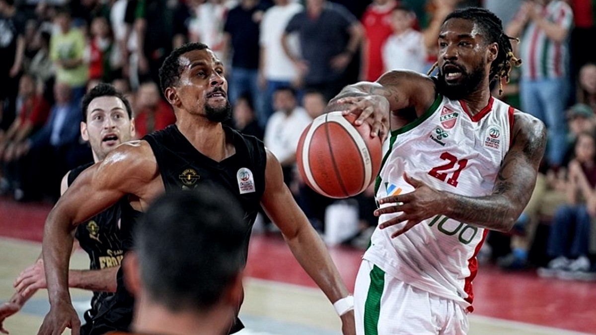 Karşıyaka sahasında galip!
