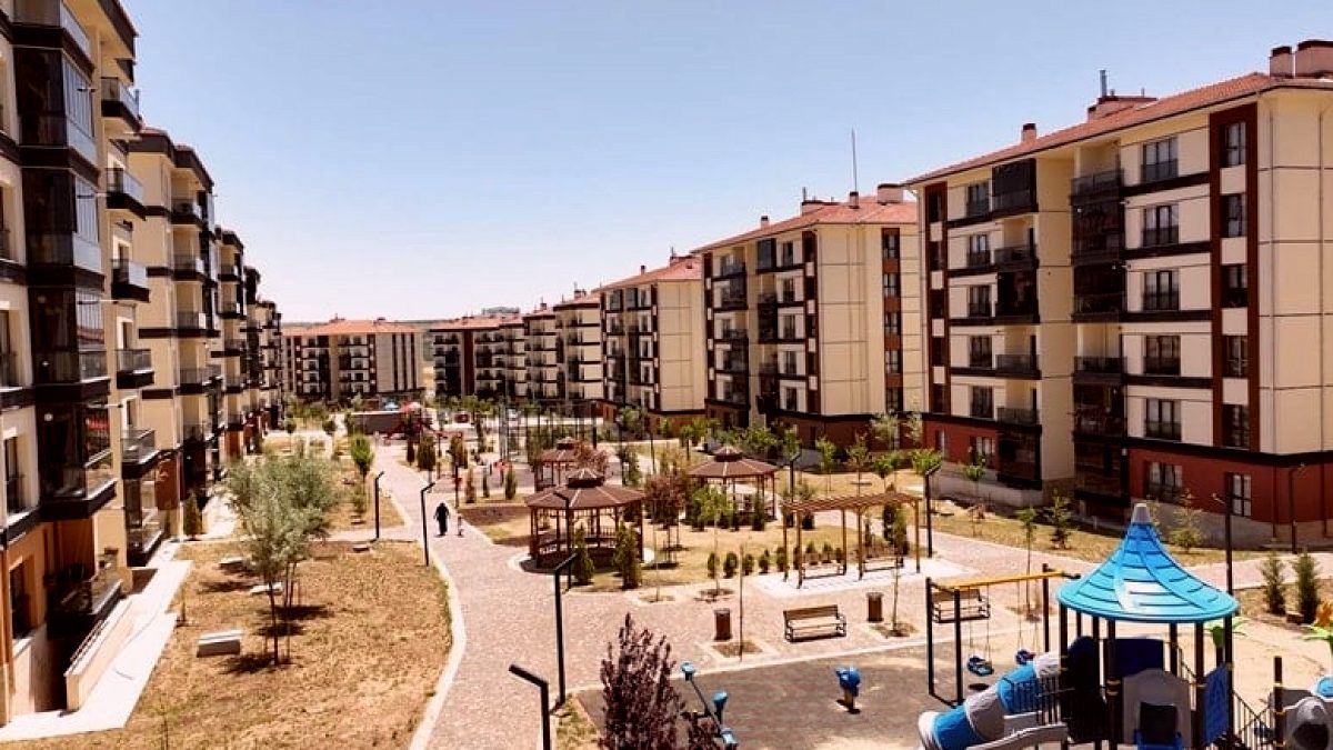 TOKİ kiralık konut projesinde merak edilenler: Kimler başvurabilir, ilk teslimler ne zaman?