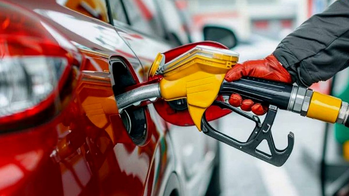 Benzin ve motorine zam geldi: Tabelalar bir kez daha değişti