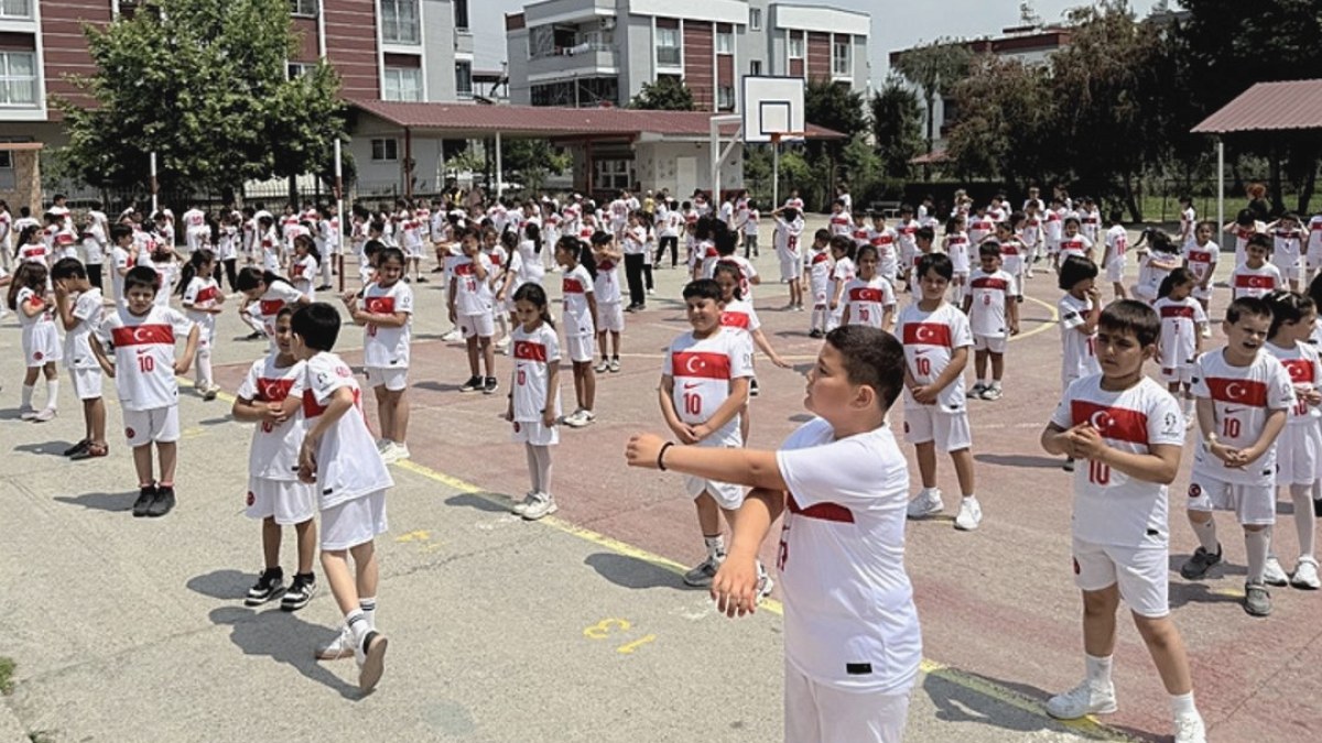 400 öğrenciden Arda Güler'e çağrı!