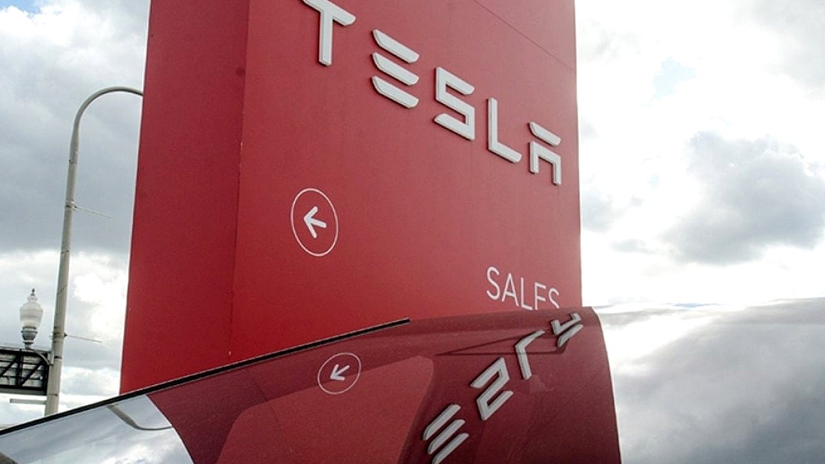 Tesla sahiplerini üzecek haber! Fiyatlar arttı