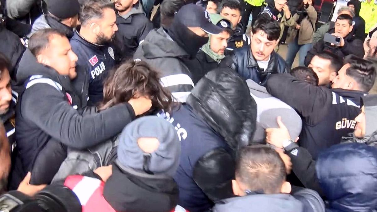 SON DAKİKA | 1 Mayıs'ta İstanbul'da 350 kişiye gözaltı