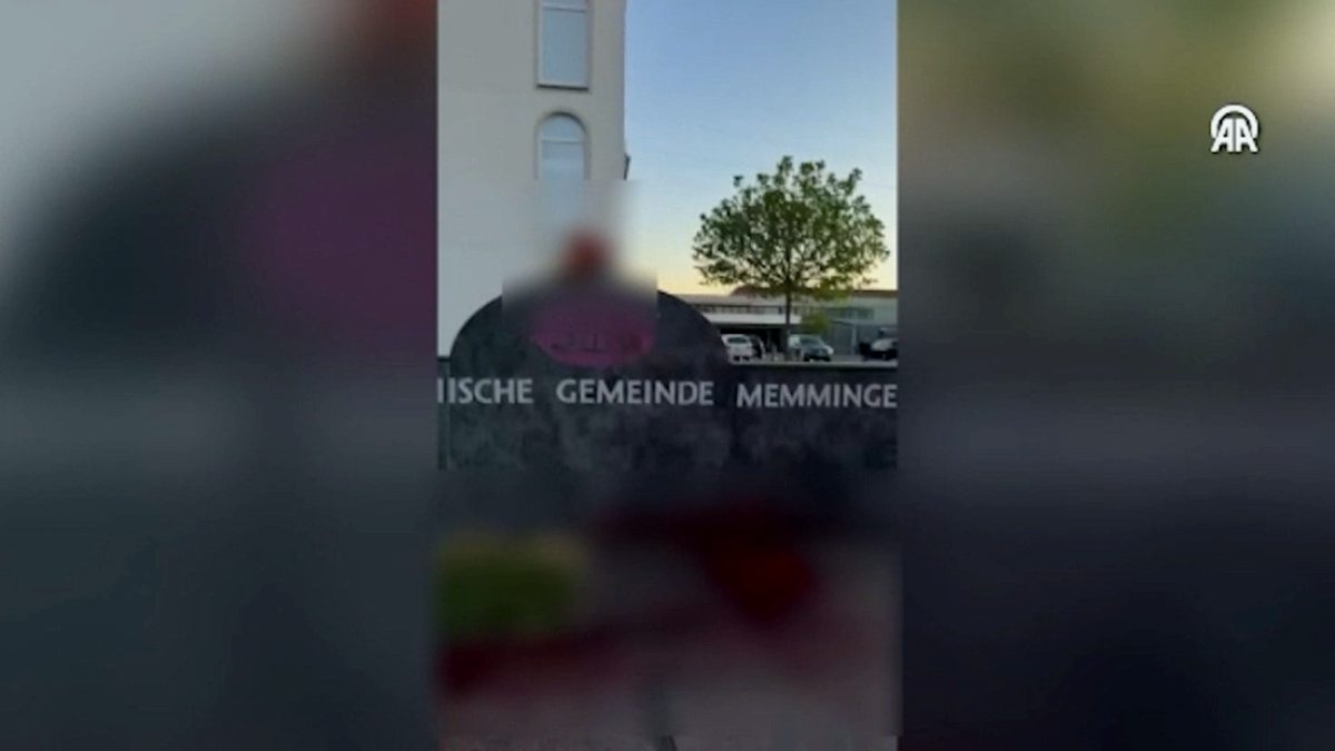 Almanya’da camiye çirkin saldırı! Domuz başı bıraktılar