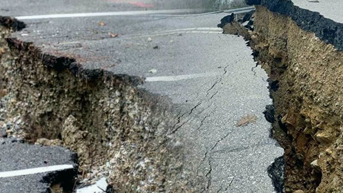 Dev şehir her ay 2 cm toprağa gömülüyor