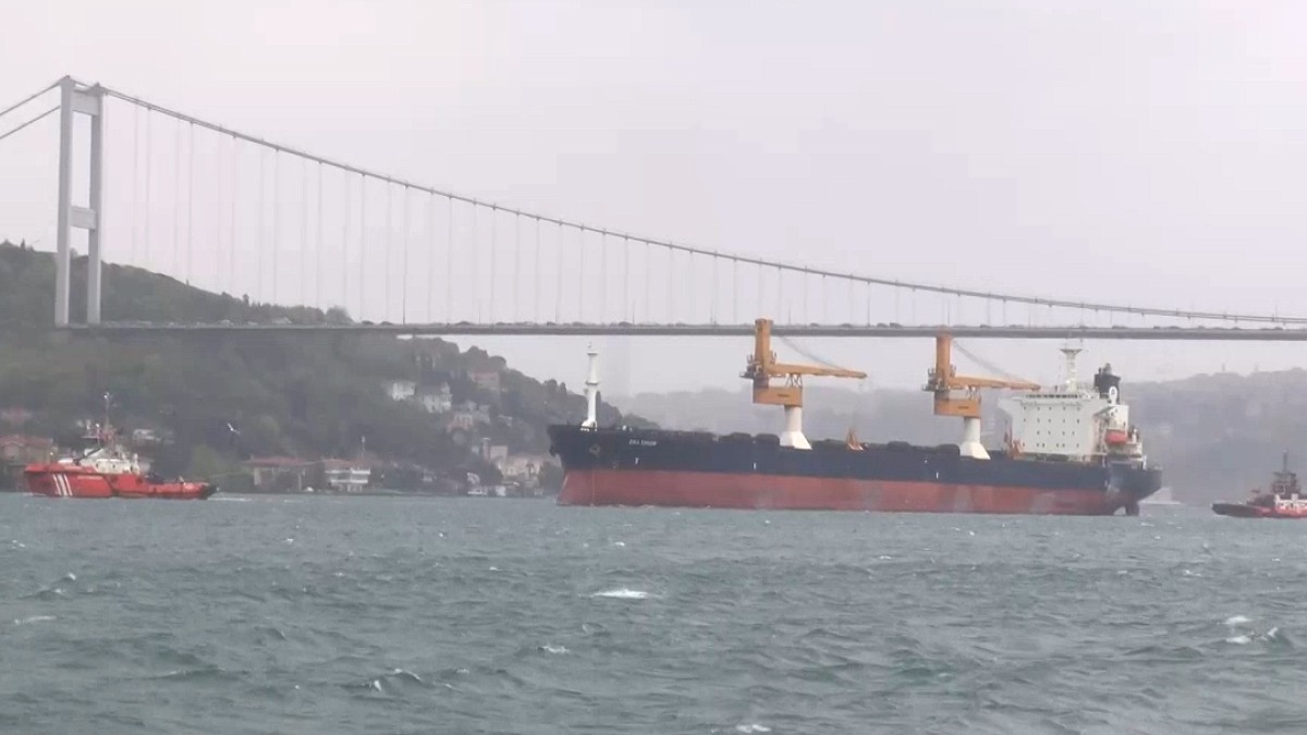 İstanbul Boğazı'nda gemi trafiği çift yönlü askıya alındı!