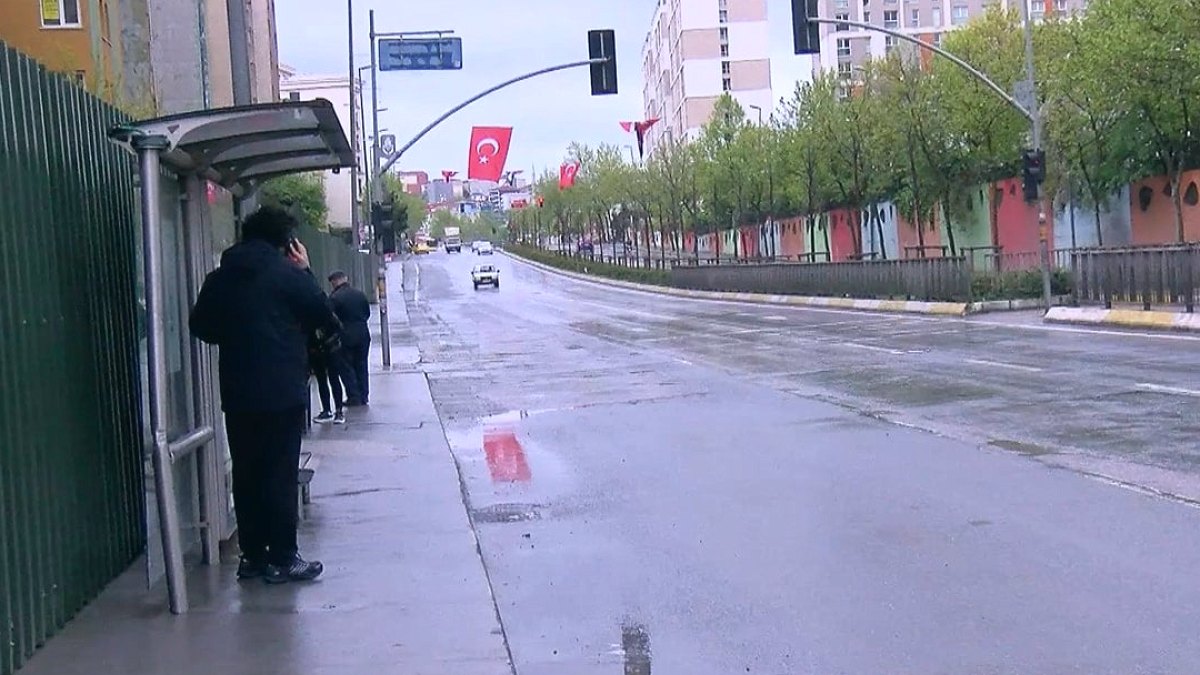 Küçükçekmece’de otobüs beklerken çarpan kamyonet mühendisin ölümüne neden oldu