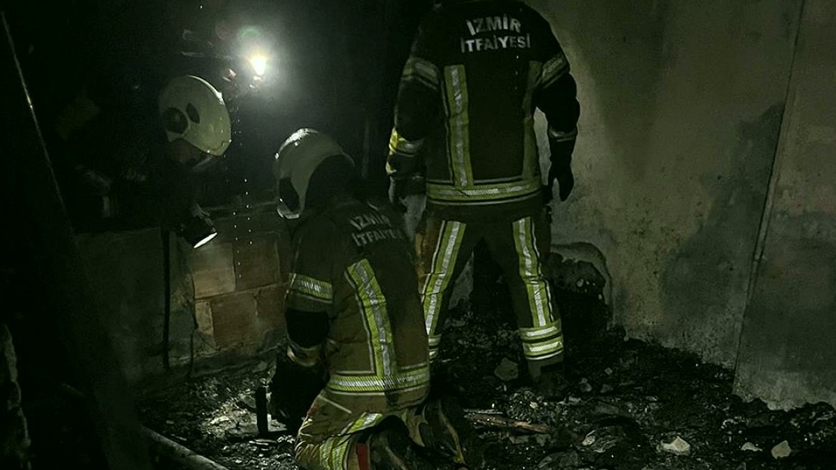 Evde çıkan yangında 4 kardeşten 1'i öldü, 3'ü hastaneye kaldırıldı