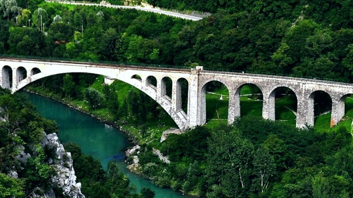 120 yıl önce yapıldı, yıkıldı, yeniden ayağa kalktı: Bu taş köprü hâlâ tren taşıyor