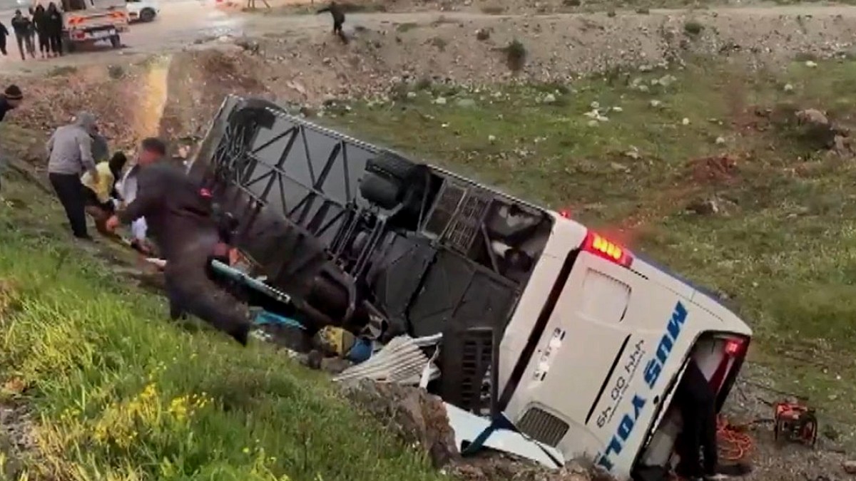 Malatya'da yolcu otobüsü devrildi! Ölü ve çok sayıda yaralı var