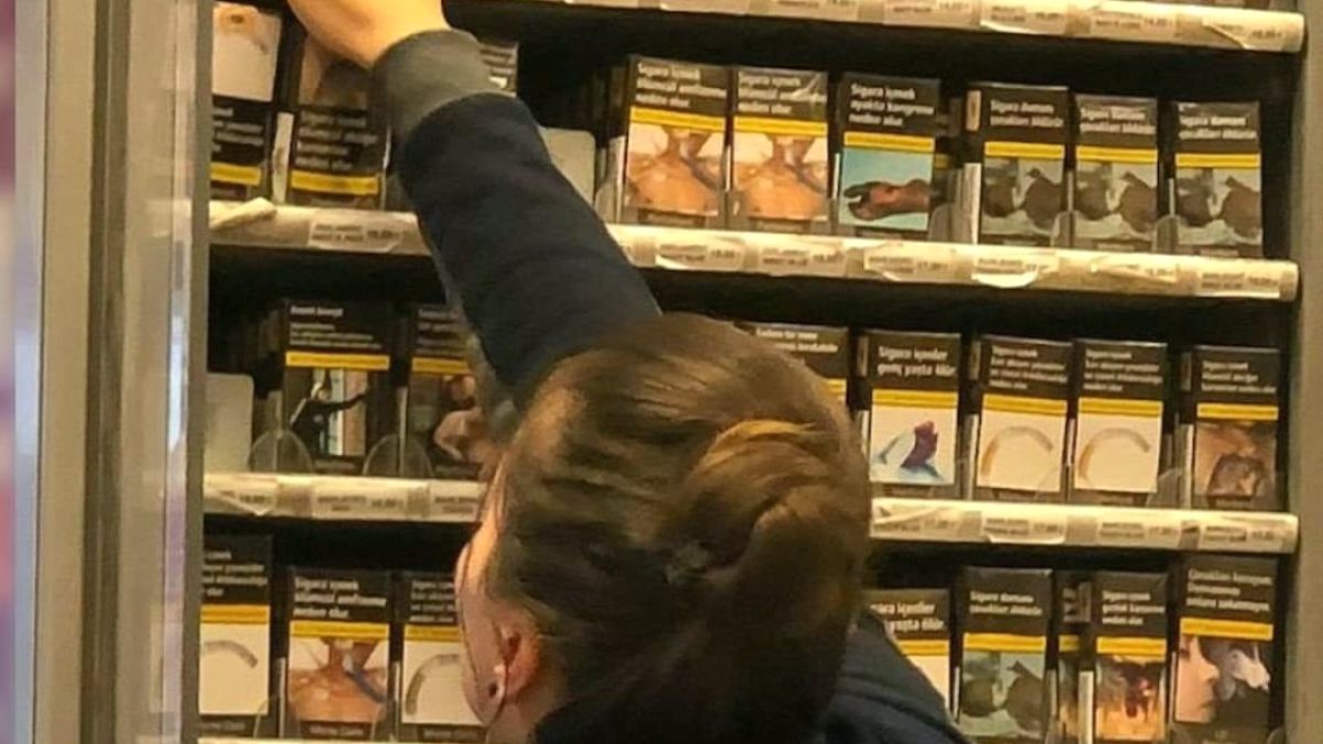 Marketlerde kimliği olmayana sigara satılmayacak