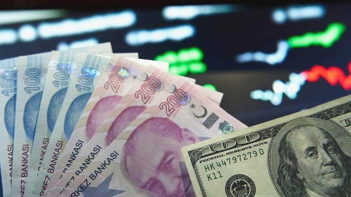 Dolar/TL'den bir rekor daha geldi!