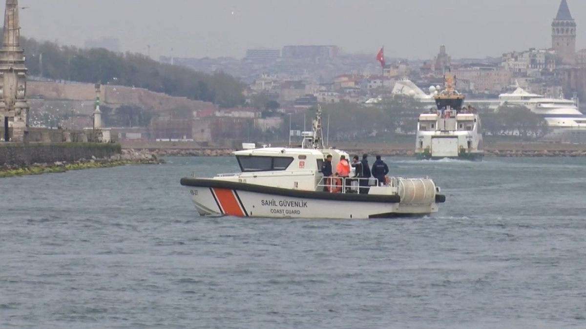 Kadıköy-Beşiktaş vapurunda esrarengiz olay! Vapura binen Azeri kadın sırra kadem bastı