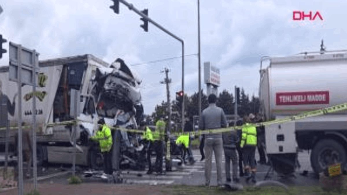 TIR, tankere çarptı feci kaza can aldı