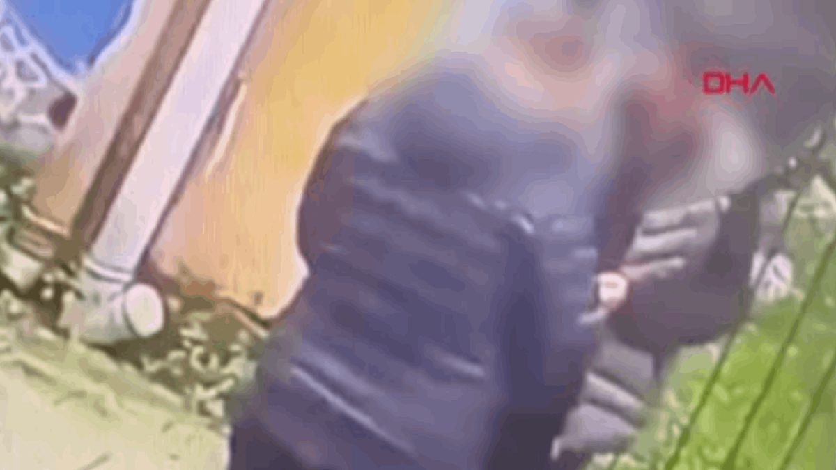 Sokak ortasında uyuşturucu sattılar:  O anlar kamerada!