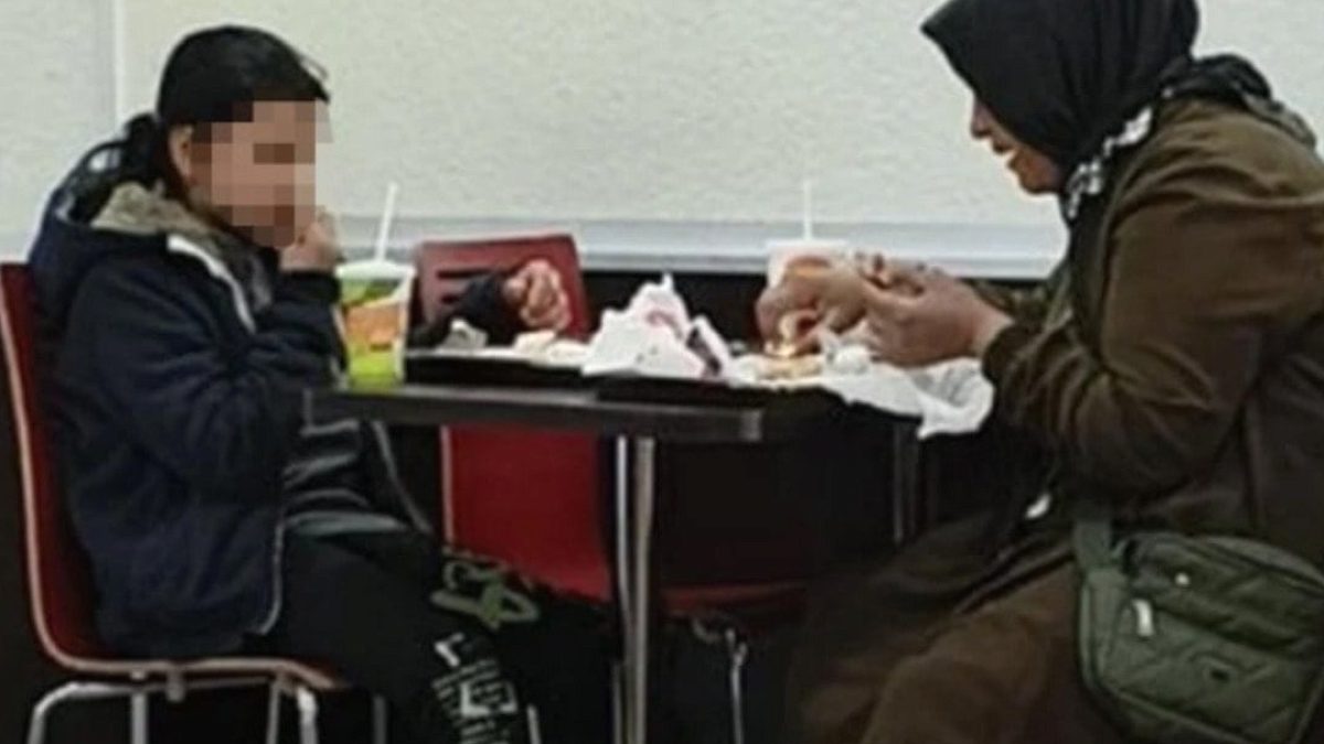 Dar gelirli, zincir restorandan 'Fakir' diye kovuldu