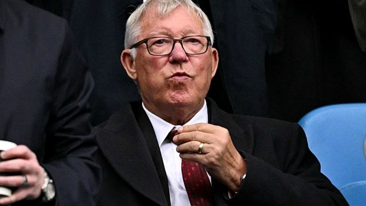 Alex Ferguson Manchester United-Liverpool maçı öncesi hastaneye kaldırıldı