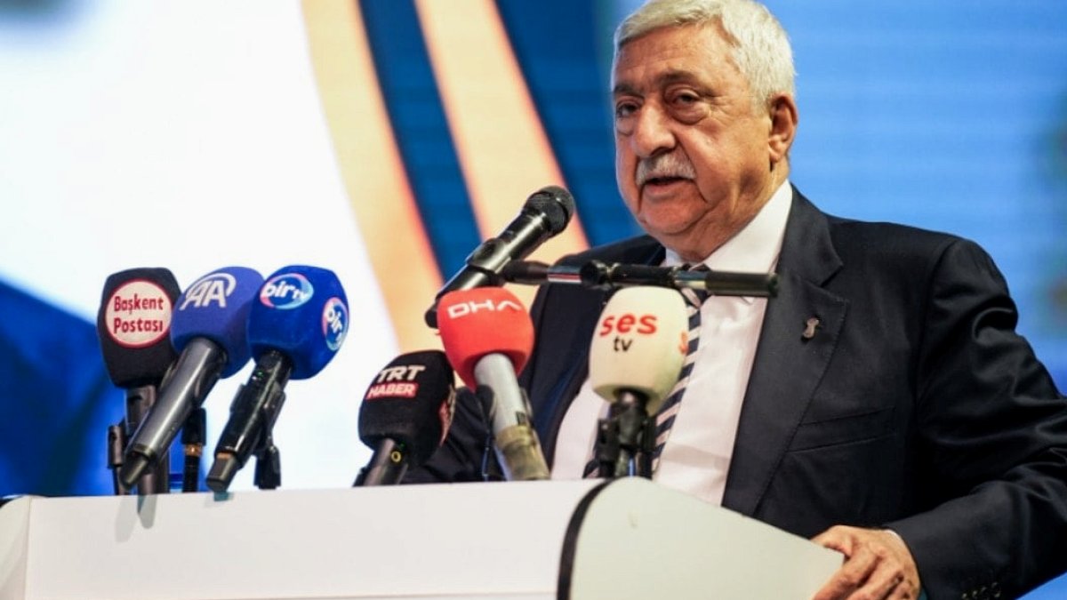 19 yıldır başkan olan Bendevi Palandöken seçimlerden şikayet etti