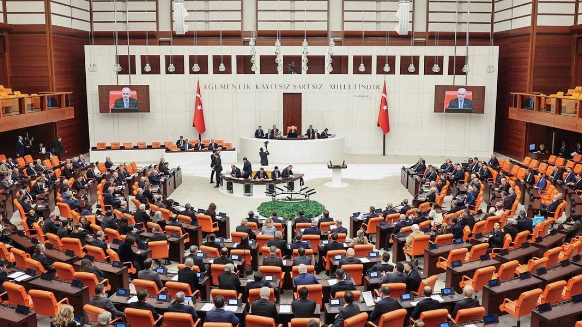 15 maddelik paket yayınladılar: Türkiye'den gidenleri geri çağıracaklar