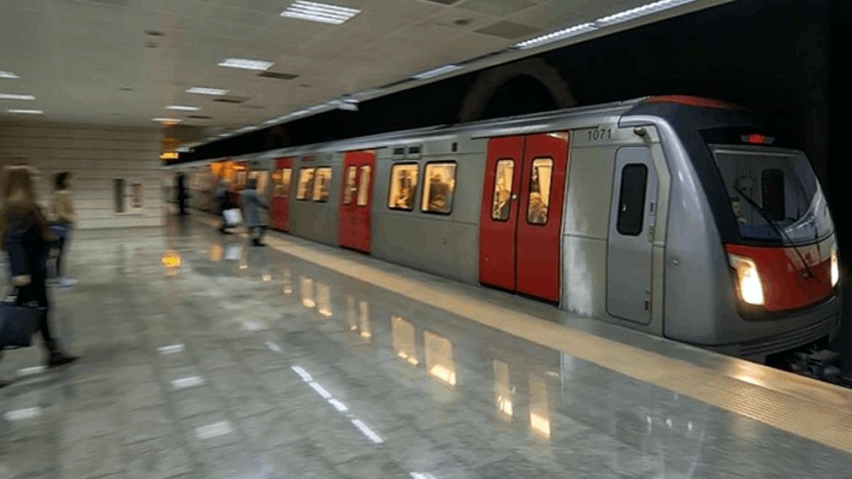 Ankara'da metro seferleri durduruldu