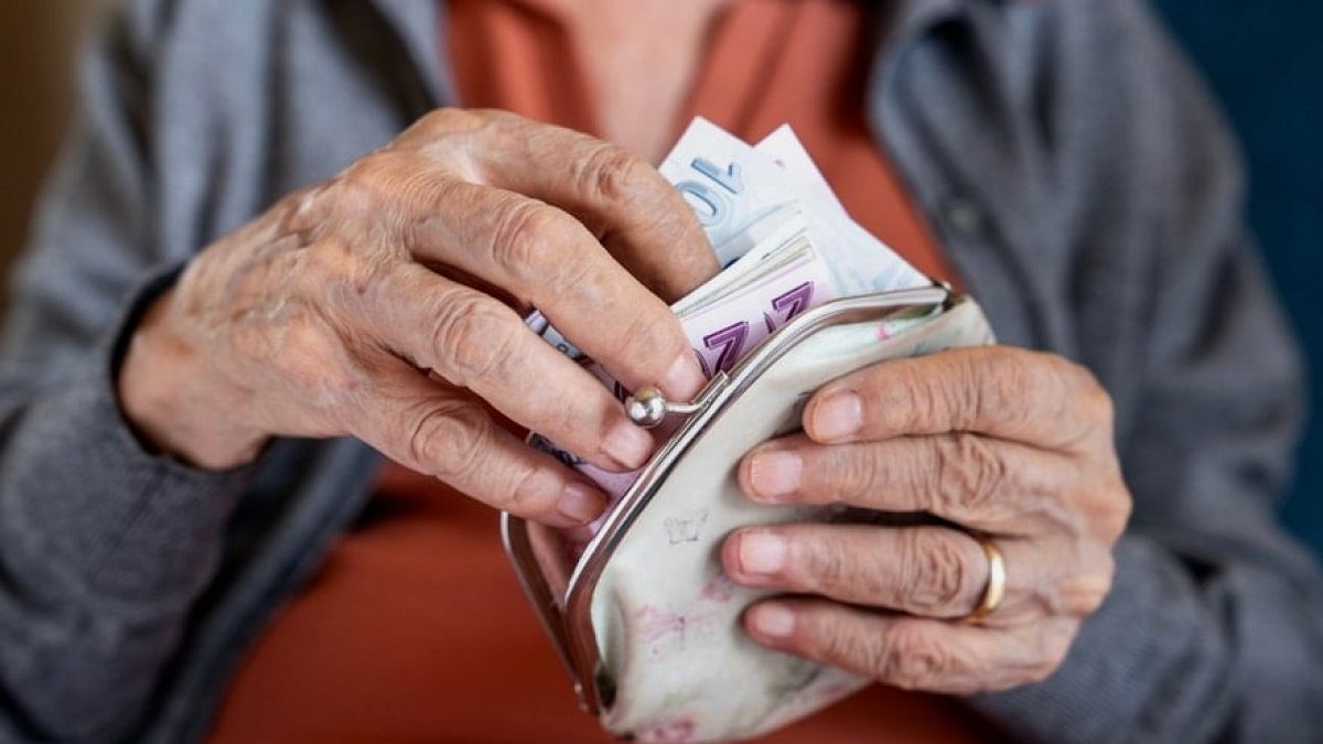 Emeklinin aylığı 17 bin liraya indi