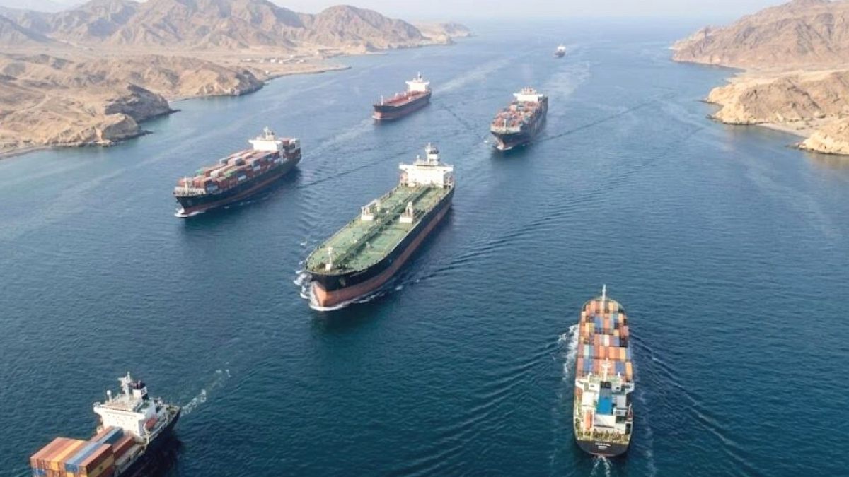 Devrim Muhafızları'ndan Hürmüz uyarısı: Tek güvenli yol...