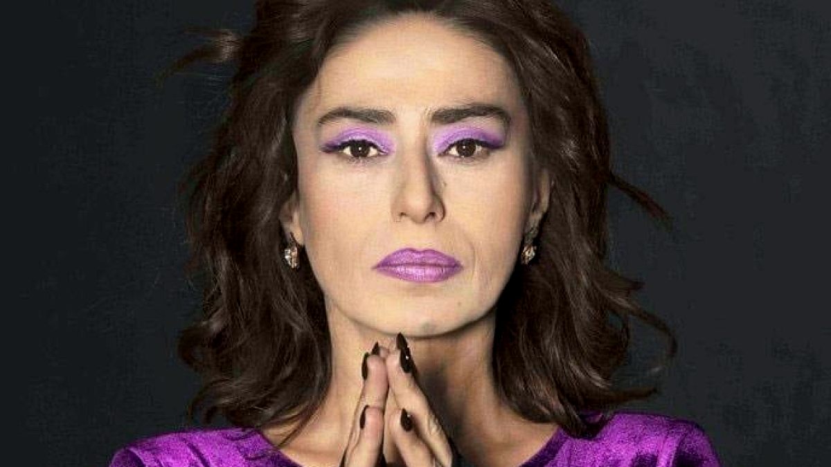 Yıldız Tilbe gördüğü şiddeti bu sözlerle anlattı: ''Ağlaya ağlaya ayrıldım''