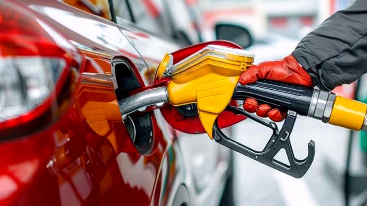 Bugün benzine zam, otogaza indirim geldi