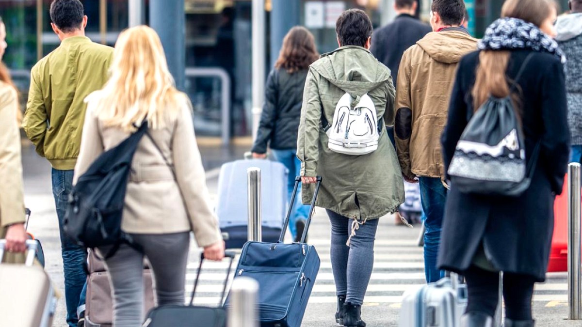 Turistler rezervasyonların yarısını iptal etti: Ülke şokta