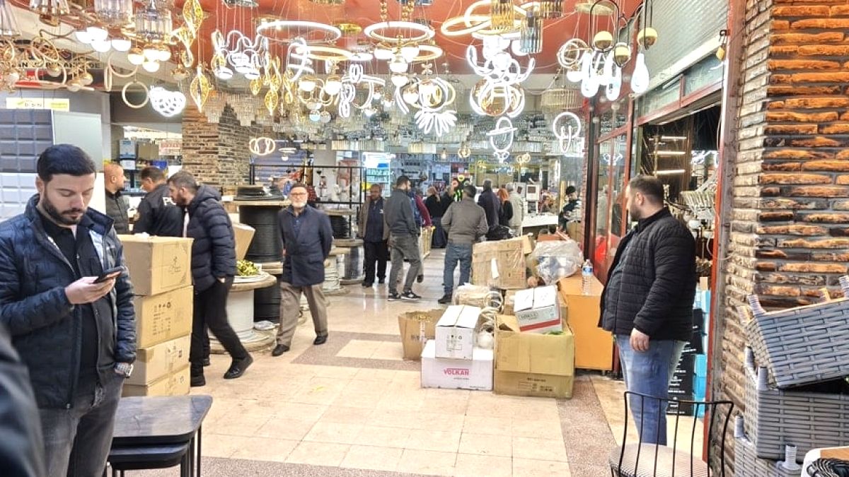 Avize dükkanında cinayet: Silahla saldırdı!