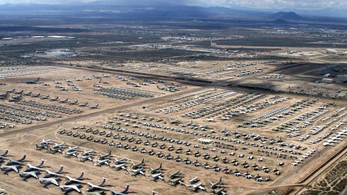 Dünyanın en büyük uçak mezarlığı: Çölün ortasında 34 milyar dolar yatıyor