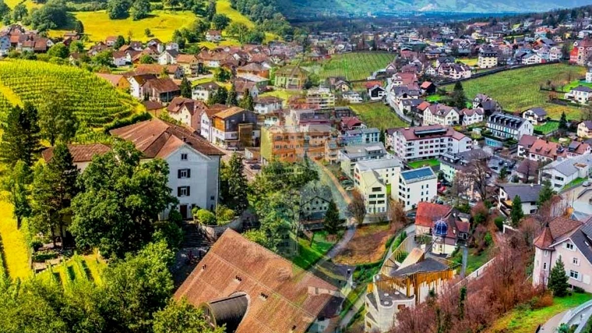 100 yıl önce 'pahalı' diye ordusunu fesheden bu ülkede bugün herkes milyarder