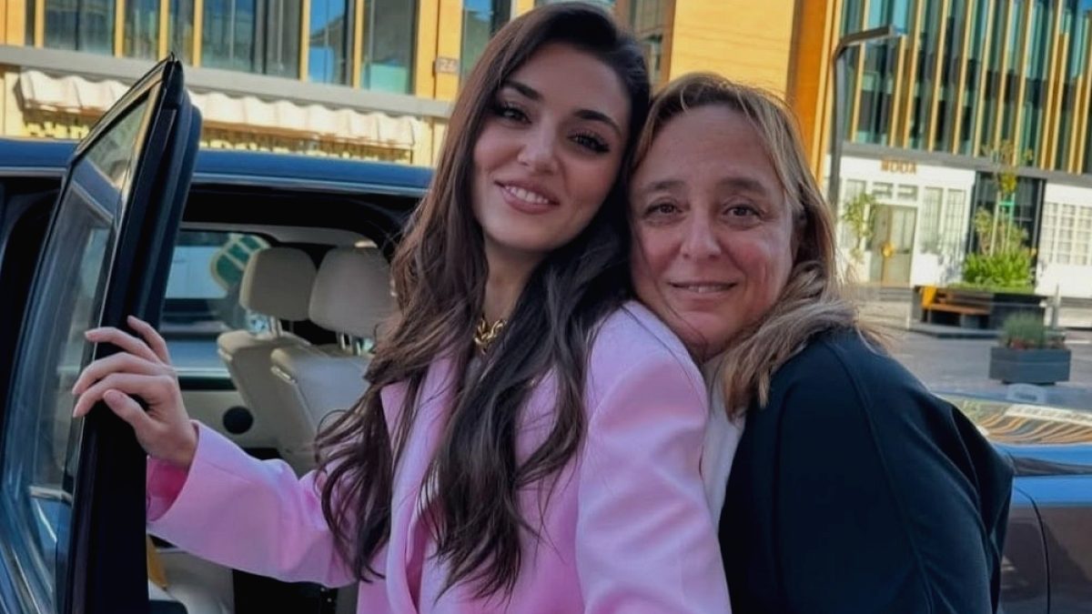 Hande Erçel, Ayşe Barım'ın şirketini profilinden kaldırdı