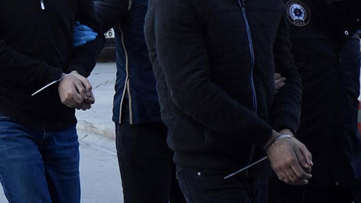 İzmir'de uyuşturucu operasyonunda 6 kişi yakalandı