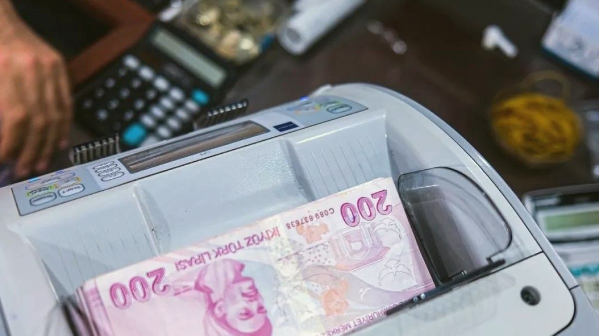 Bankacılık Sektörü Mevduatında Önemli Düşüş: Krediler Yükseliş Gösterdi