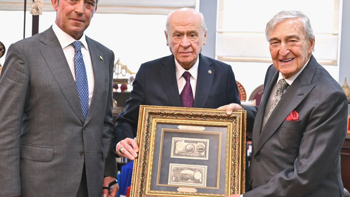 Koç Ailesi'nden MHP Lideri Bahçeli'ye Yüzüncü Yıl Daveti