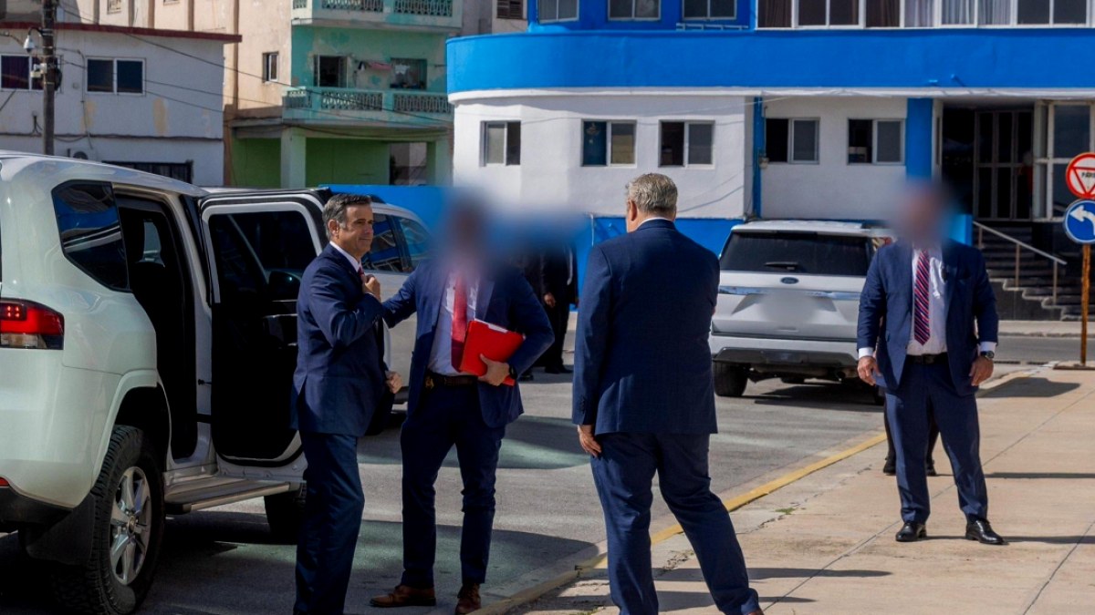 CIA Direktörü'nden Küba'ya Gizemli Ziyaret: ABD Baskısı Artıyor