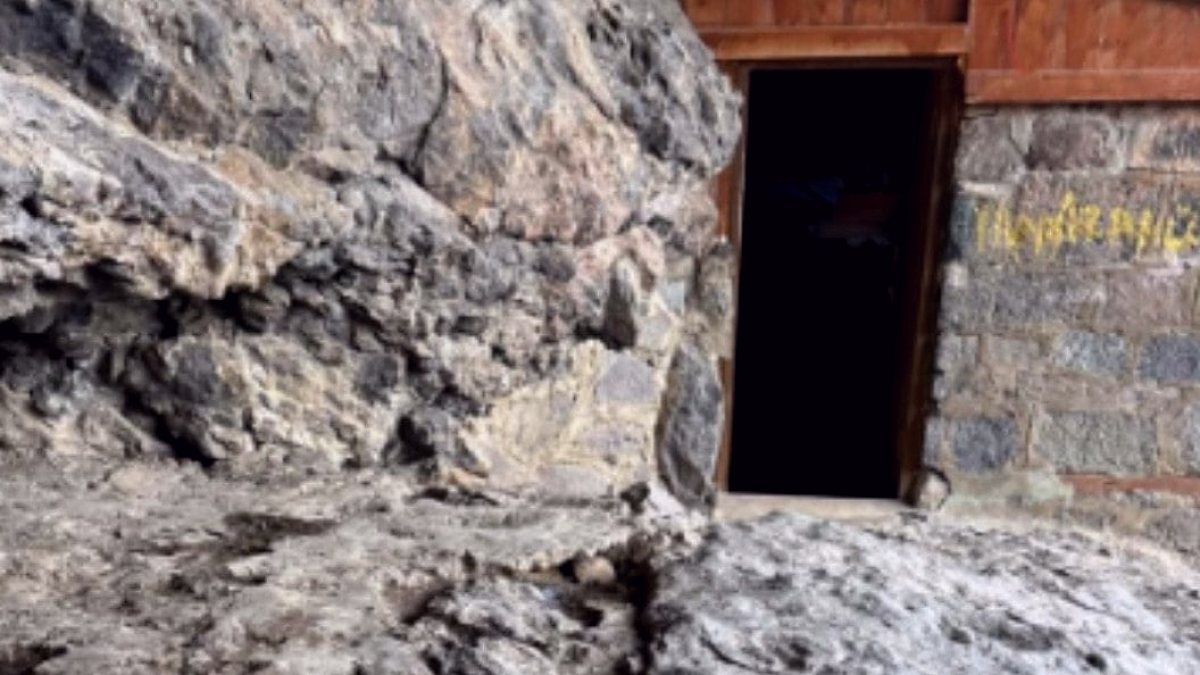 Tunceli'de Kutsal Düzgün Baba Dağı'nda Kaçak Kazı: Köy Muhtarı Görevden Uzaklaştırıldı