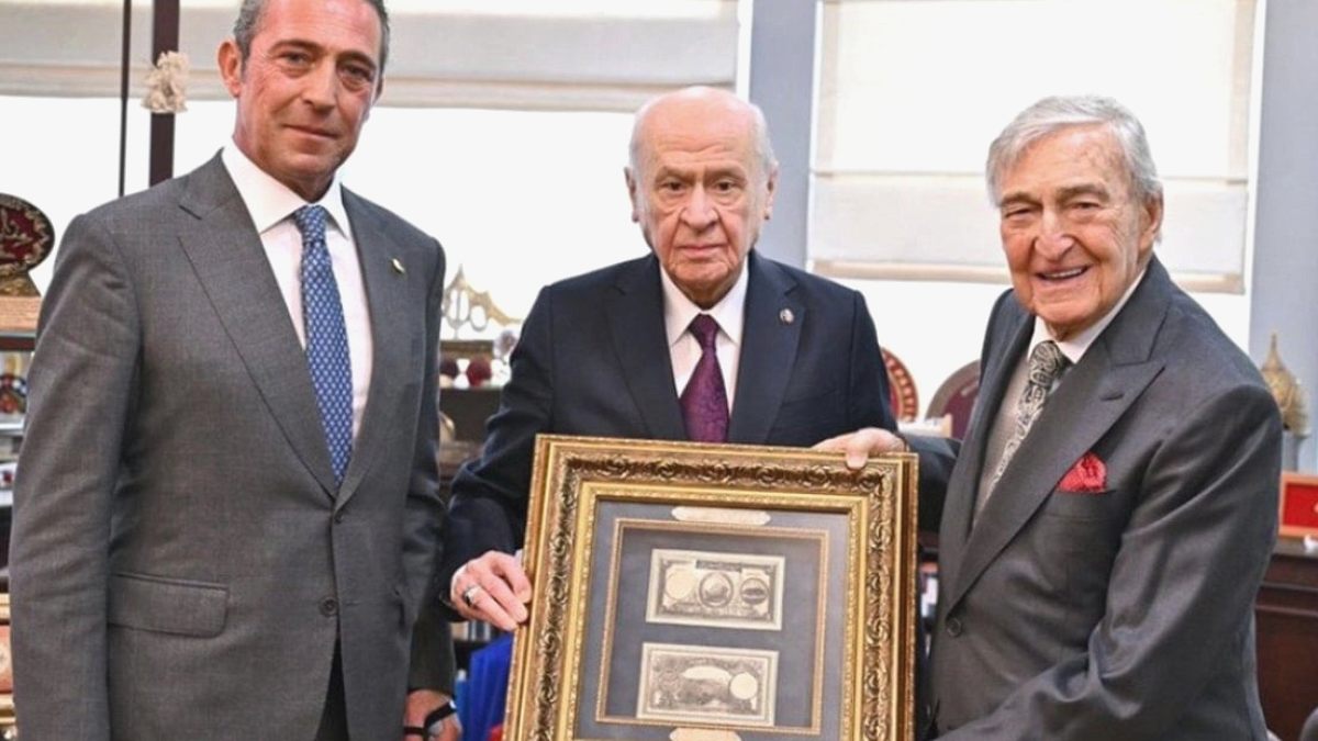 Bahçeli'den Koç'a Tarihi Bir Hediye: Bozkurt Figürlü Banknot Tablosu
