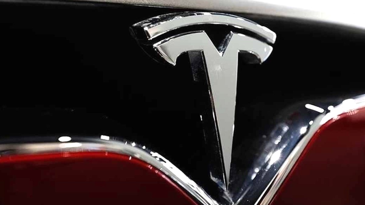 Tesla Logosu Şifresi Çözüldü: Sadece 'T' Değil, Mühendislik Harikası Bir Kesit!