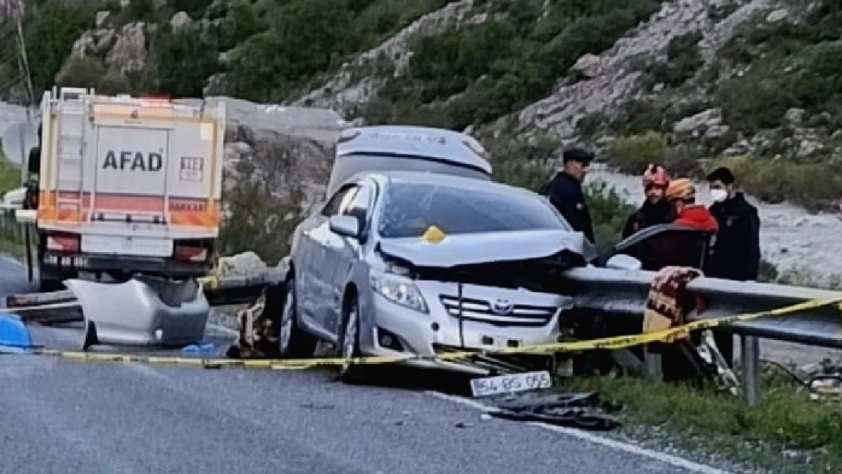 Hakkari'de Feci Kaza: Düğün Dönüşü Hayat Söndü, 3 Yaralı