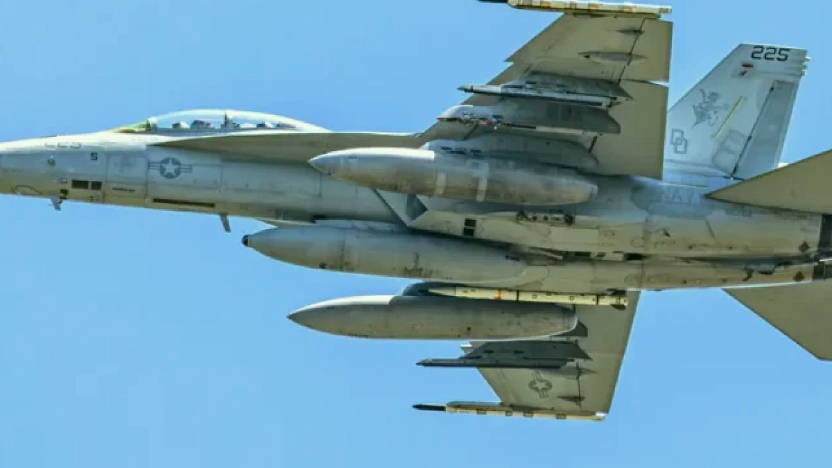 ABD'nin Yeni Nesil Füzesi AIM-260 İlk Kez Görüntülendi