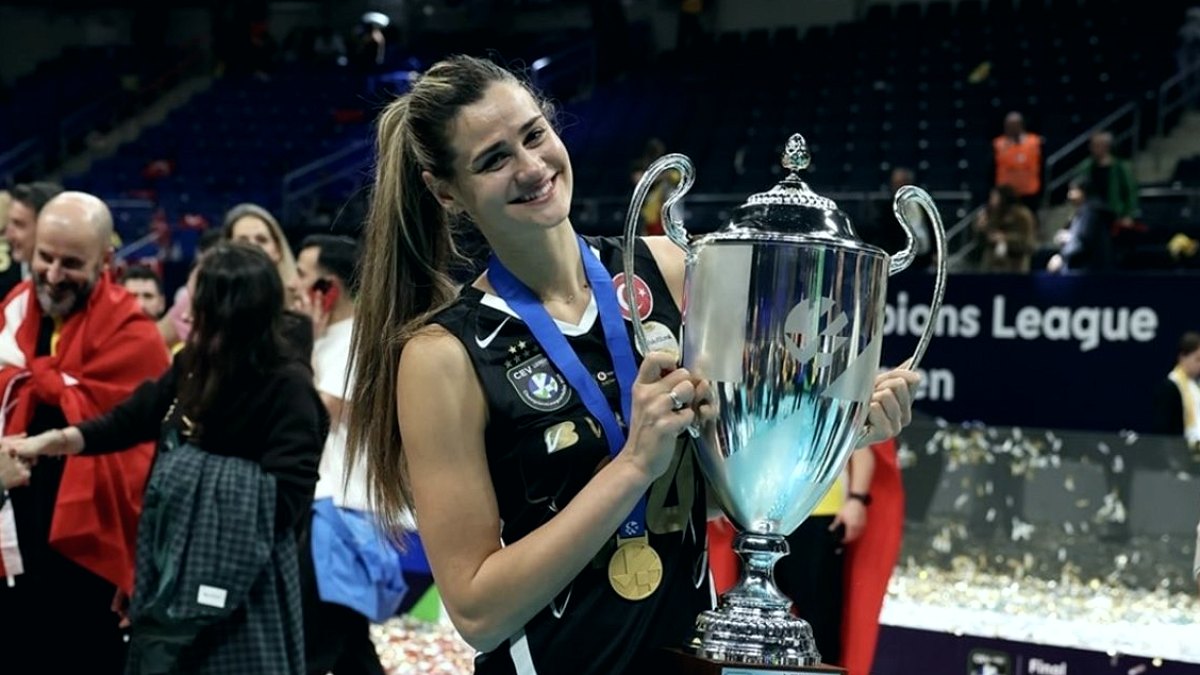 VakıfBank'ın Yıldız Oyuncusu Dangubic Sahalara Dönüyor: Detaylı Rehabilitasyon Süreci