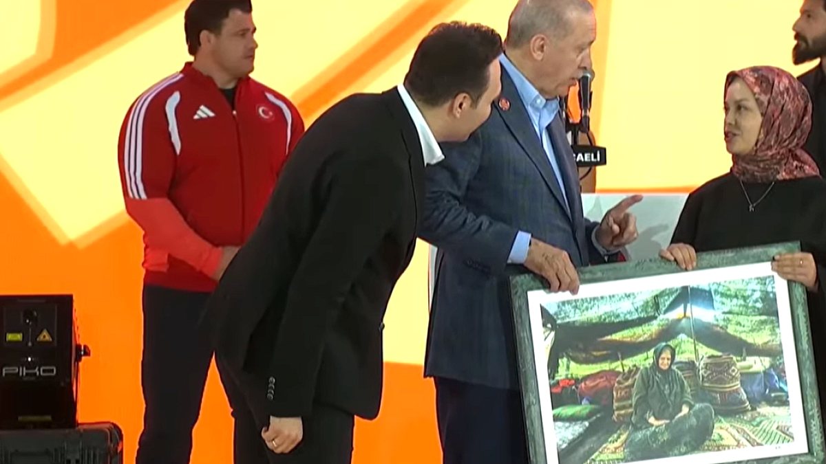 Erdoğan'a 'maket çadır' hediyesi veren fenomenin geçmişi olay yarattı