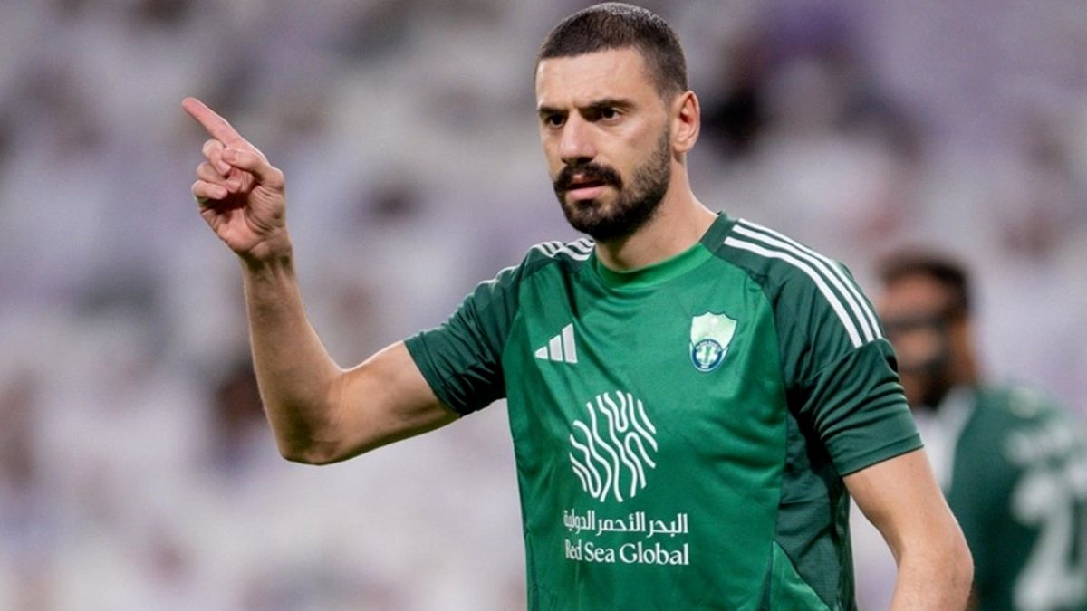 Merih Demiral'dan Asya Şampiyonlar Ligi Kutlamasında Duygusal Sürpriz