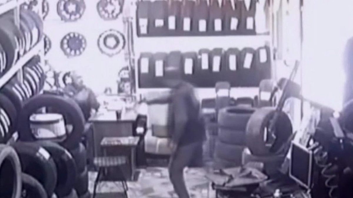 Alacak-Verecek Meselesi Kanlı Bitti: Akrabasını Silahla Vurdu