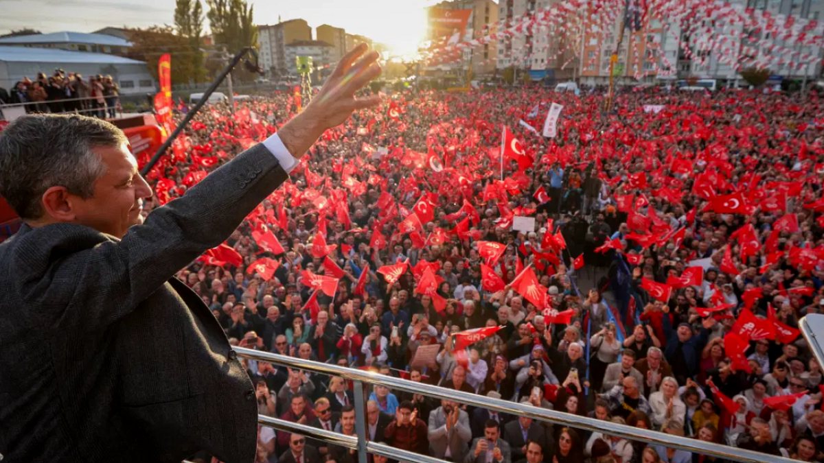 CHP'nin Mitingleri Gümüşhane'ye Taşınıyor: Özgür Özel Halkla Buluşacak